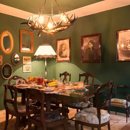 La Maisonette *